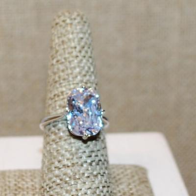 Size 7¼ Marked .925 Large Single Cushion Cut Clear Stone Ring on a Silver Band (5.0g)