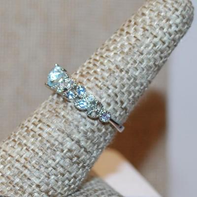 Size 7¼ Transparent Light Blue HEART Stone Ring with Blue "Leaf" Side Accents on a Silver Tone Band (1.8g)