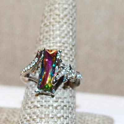 Size 8 Vertical Iridescent Rectangle Stone Ring with "Branch" Accents on a Silver Tone Band (4.0g)