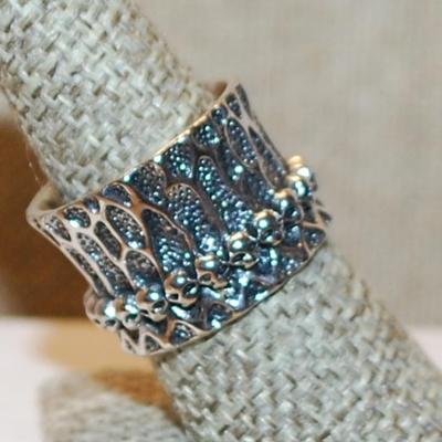 Size 9½ "Infinity of Skulls" Ring on a Solid Silver Tone Band (10.9g)