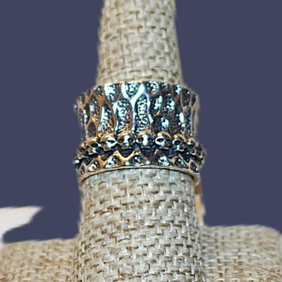 Size 9½ "Infinity of Skulls" Ring on a Solid Silver Tone Band (10.9g)