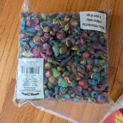 New In The Bag Seashells & Colored Sand