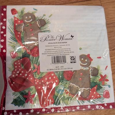 Pioneer Woman 3 Tier Dessert Stand Table Covers S&P Shakers