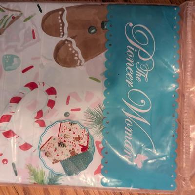 Pioneer Woman 3 Tier Dessert Stand Table Covers S&P Shakers