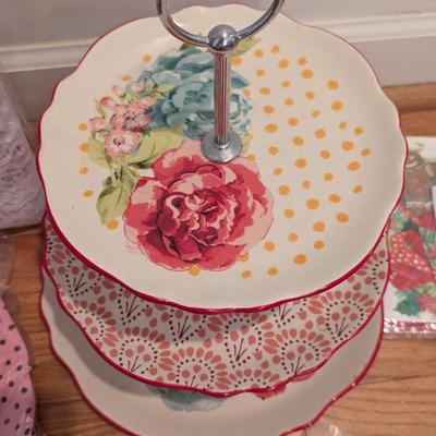Pioneer Woman 3 Tier Dessert Stand Table Covers S&P Shakers