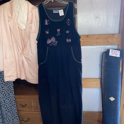 WOMENS CLOTHING
