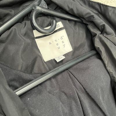 Lot 161 Sterns ski coat (M) 2 ski pants 1 blue, 1 black (M) , waterproof jacket (S)