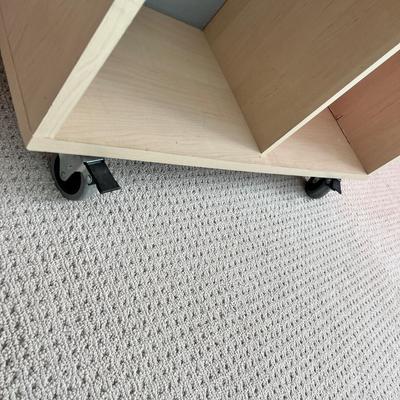 Lot 162 8 cube shelving unit