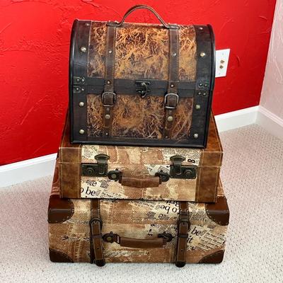 Lot 163 3 retro styled cases
