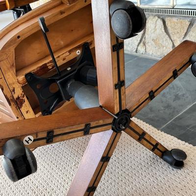 Lot 168 wood office chair