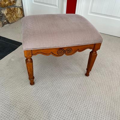 Lot 171 padded top bench