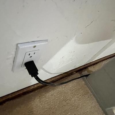 Lot 217 Sit / Stand desk in the office