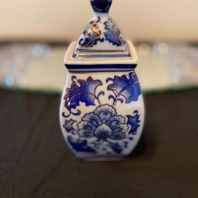 DRESSER SET MIRROR AND PERFUME BOTTLE PLUS GINGER JAR