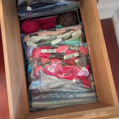 Vintage Singer Sewing Machine & Cabinet
