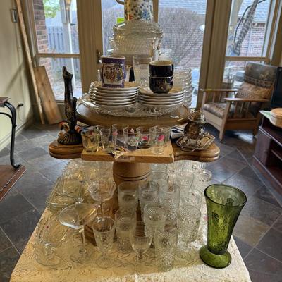 Lot 4: Dining Table Center Table Selection