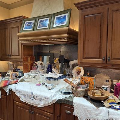Lot 6: Kitchen Stove Selection