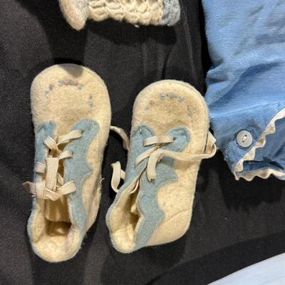 Baby Blues! Lot of Vintage & Antique Baby Clothing including a Baby Blanket & Woolen Bunting