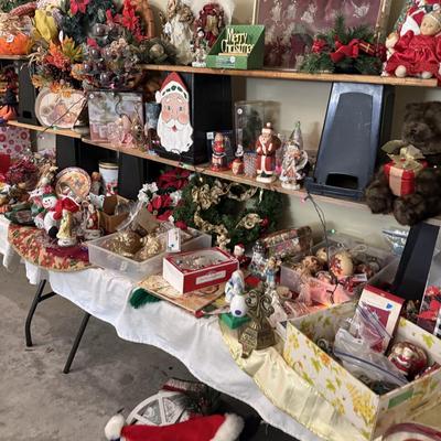 Lot 19: Holiday Selection, Bedframe & More