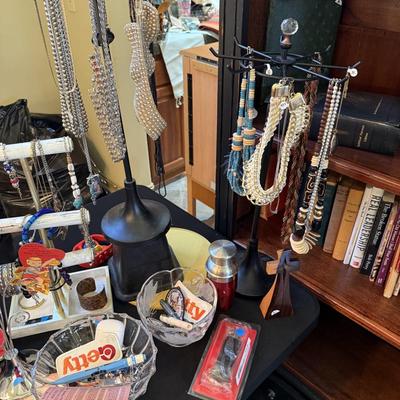 Lot 25: Register Area Selection