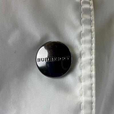 585 Ladies BURBERRY White Raincoat with Hood