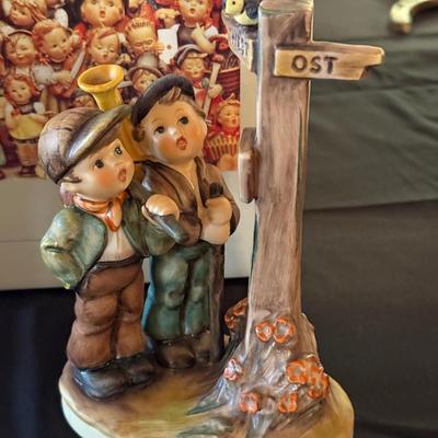 Goebel / Hummel #786 "Crossroads" porcelain piece w/box