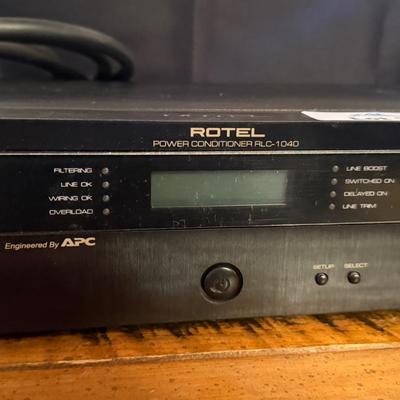 Rotel Power Conditioner Model RLC-1040 w/cord