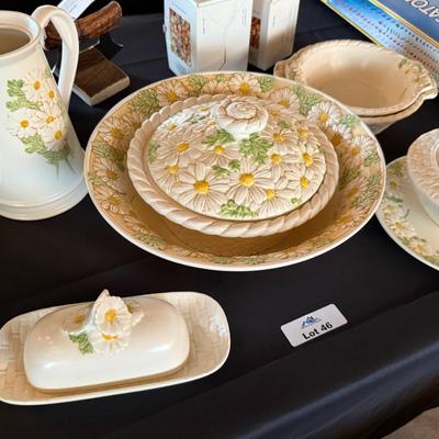 Set of vintage white/green/yellow porcelain by Metlox