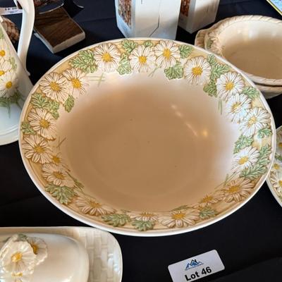 Set of vintage white/green/yellow porcelain by Metlox