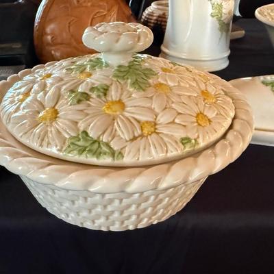 Set of vintage white/green/yellow porcelain by Metlox