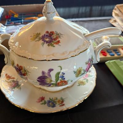 Floral themed ceramic Soup Tureen & Platter w/ladle