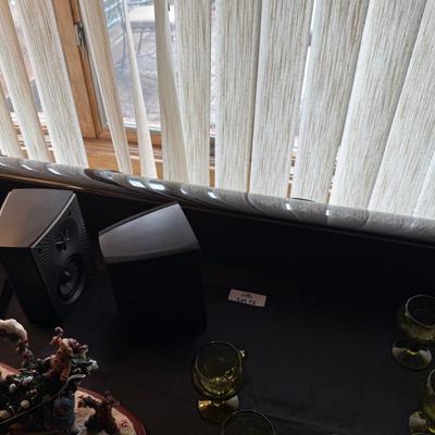 Paradigm Soundbar & pair of 2 sided speakers
