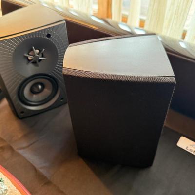 Paradigm Soundbar & pair of 2 sided speakers