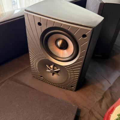 Paradigm Soundbar & pair of 2 sided speakers