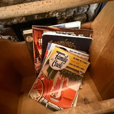 Wood Magazine Rack with Duck Image / Vintage Magazines