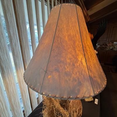 Hunting themed lamp w/skull/antlers & chucker birds