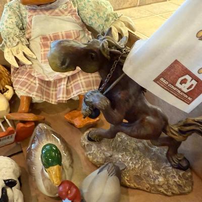 Box of assorted animal figures - ducks/geese/cows/pigs/frogs