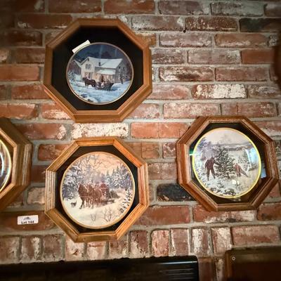 Collection of 5 ceramic plates in wood frames - hanging