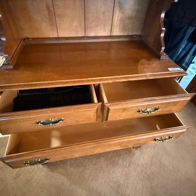 Vintage maple wood curio/hutch cabinet w/light & shelves