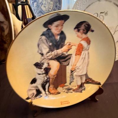 Collection of ceramic collector plates with stands - Norman Rockwell/Clown/25th Anniversary +