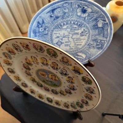 Collection of ceramic collector plates with stands - Norman Rockwell/Clown/25th Anniversary +