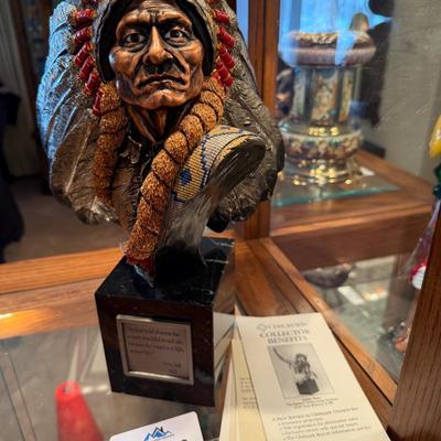 Bronze Sitting Bull Statue on marble base signed & dated 1992 - Chilmark