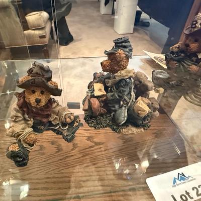 Set of 4 Boyds Bears figures