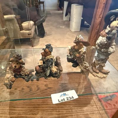 Set of 4 Boyds Bears figures