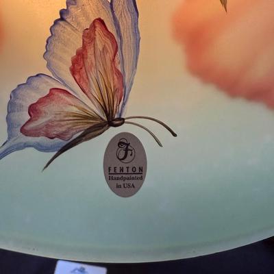 Fenton glass floral shade w/butterfly 2 bulb 25”t table lamp