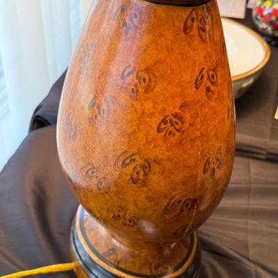 Pair of decorative wood pheasant themed table lamps