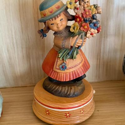 Reuge Swiss made dutch girl w/flowers & bunny music box
