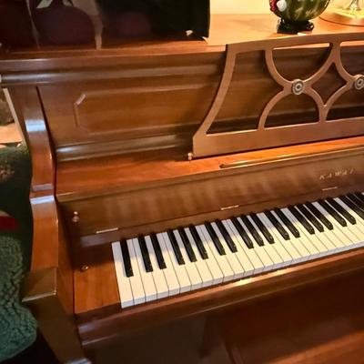Kawai wood Upright Piano & Bench