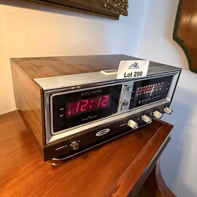 Vintage Zenith electronic digital Alarm Clock Radio R472? - Works!