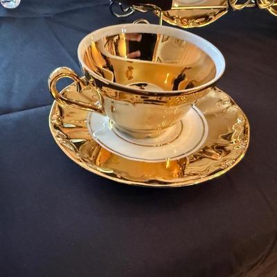 Vintage 6 cups & 6 saucers Bavarian gold plated Tea set w/stand