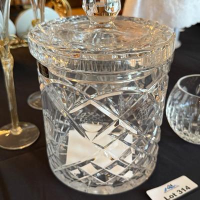 Assortment of Crystal & Cut Glass - Vase/Bowl/Ice Bucket